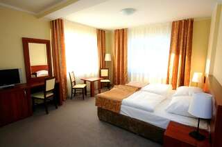 Отель Hotel Srebrna Góra Сребрна Гура Двухместный номер «Комфорт» с 1 кроватью или 2 отдельными кроватями-4