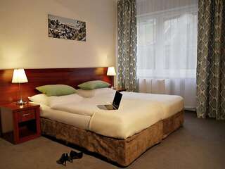 Отель Hotel Srebrna Góra Сребрна Гура Двухместный номер «Комфорт» с 1 кроватью или 2 отдельными кроватями-1